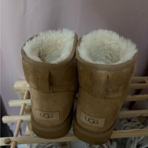 UGG  Brown Boots with Cream Lining